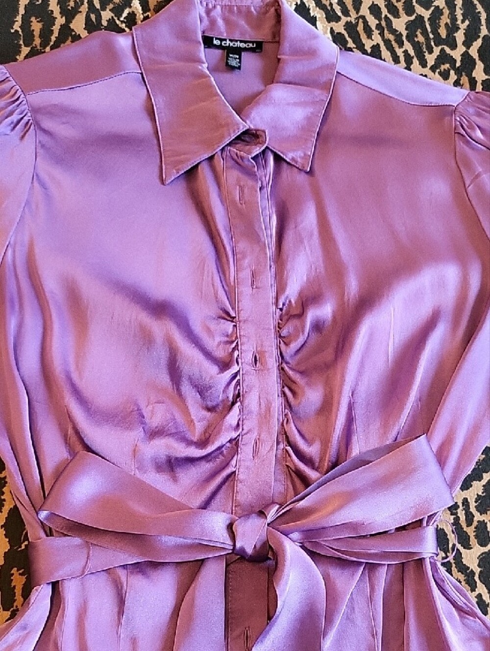 Le Chateau Lilac Purple Stretch Silk Tailored Short Sleeve Blouse with Belt, M - Picture 10 of 16